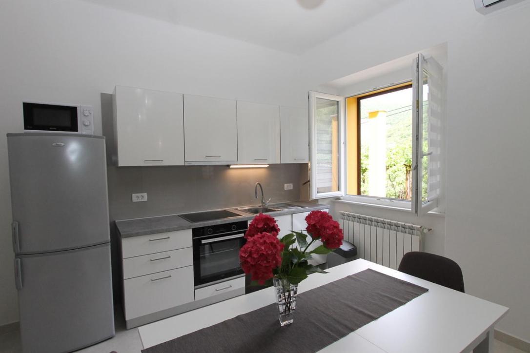 L Apartment Rasa Exterior photo
