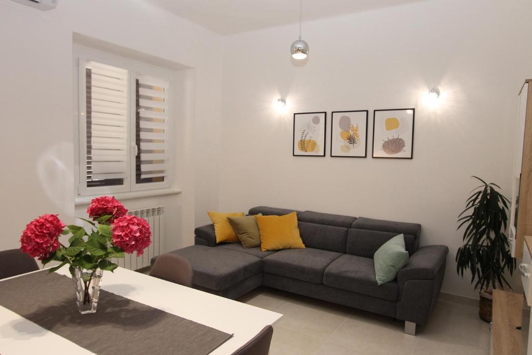 L Apartment Rasa Exterior photo
